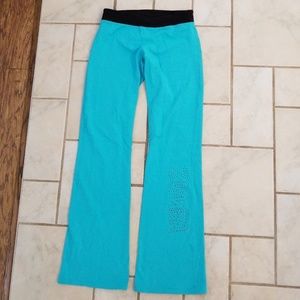 Zumba pants, size large.